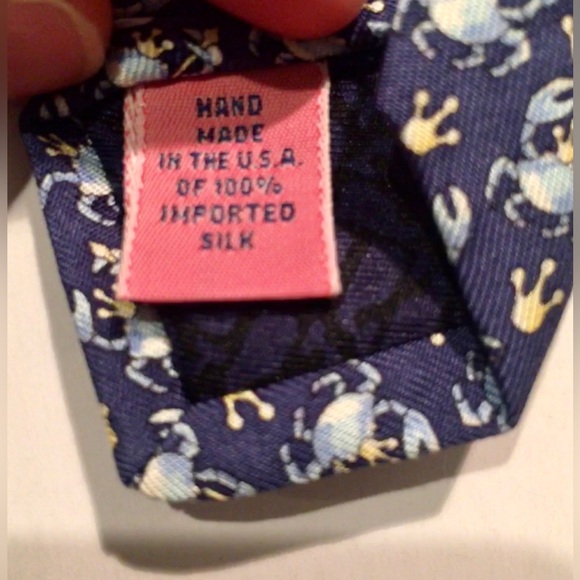 RARE Blue King Crab Pattern Vineyard Vines Mens Silk Tie - Picture 8 of 10